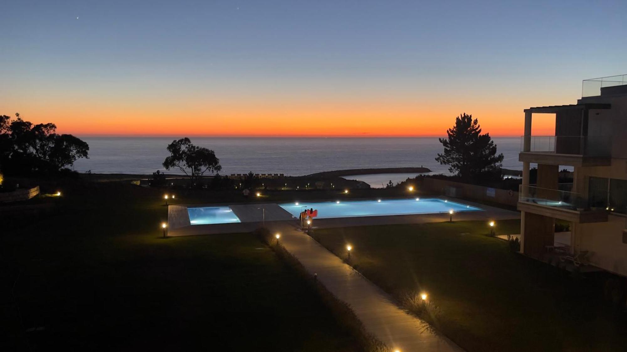 Mar A Vista - Condominium With Pool, Gym And Sea Views Nazare Exterior photo
