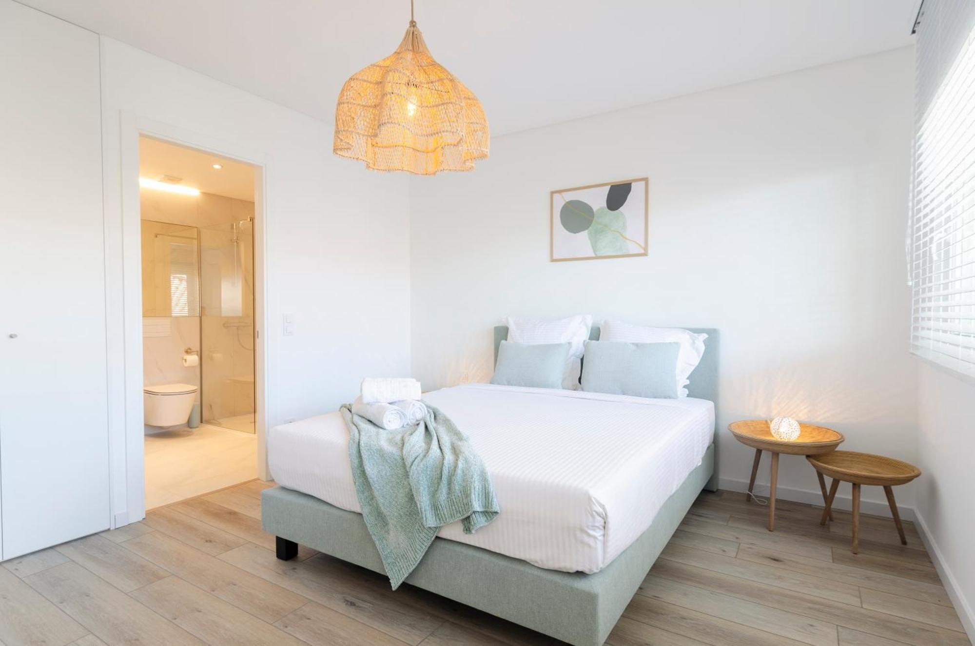 Mar A Vista - Condominium With Pool, Gym And Sea Views Nazare Room photo