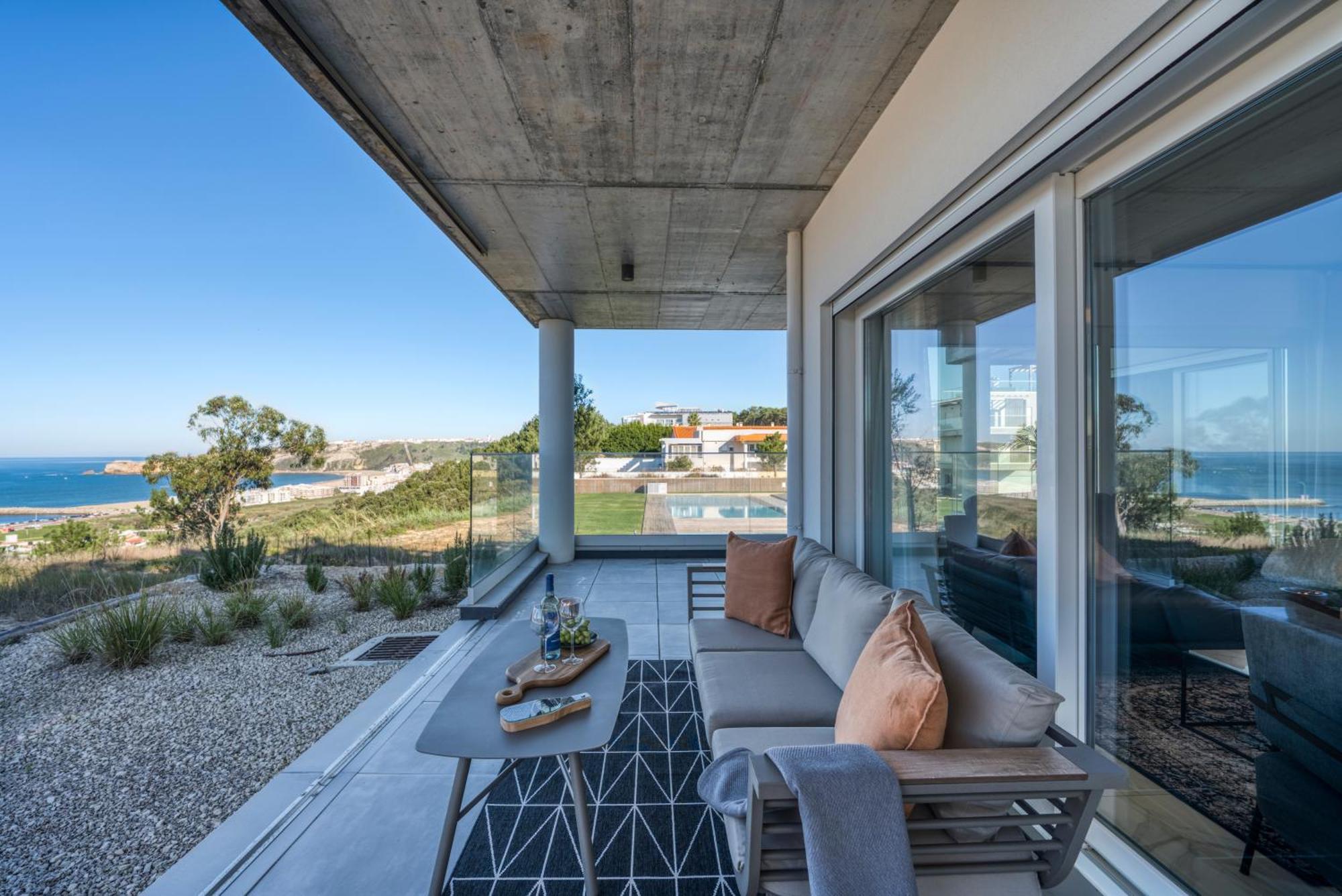 Mar A Vista - Condominium With Pool, Gym And Sea Views Nazare Room photo