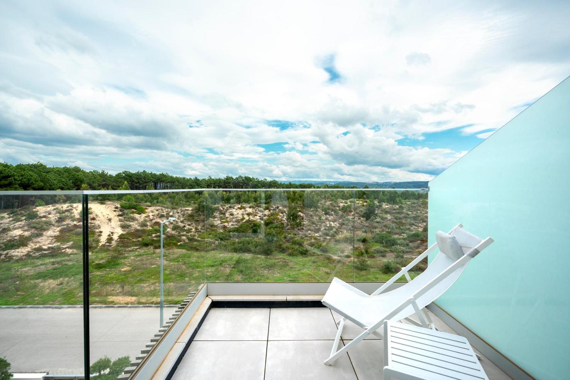 Mar A Vista - Condominium With Pool, Gym And Sea Views Nazare Room photo